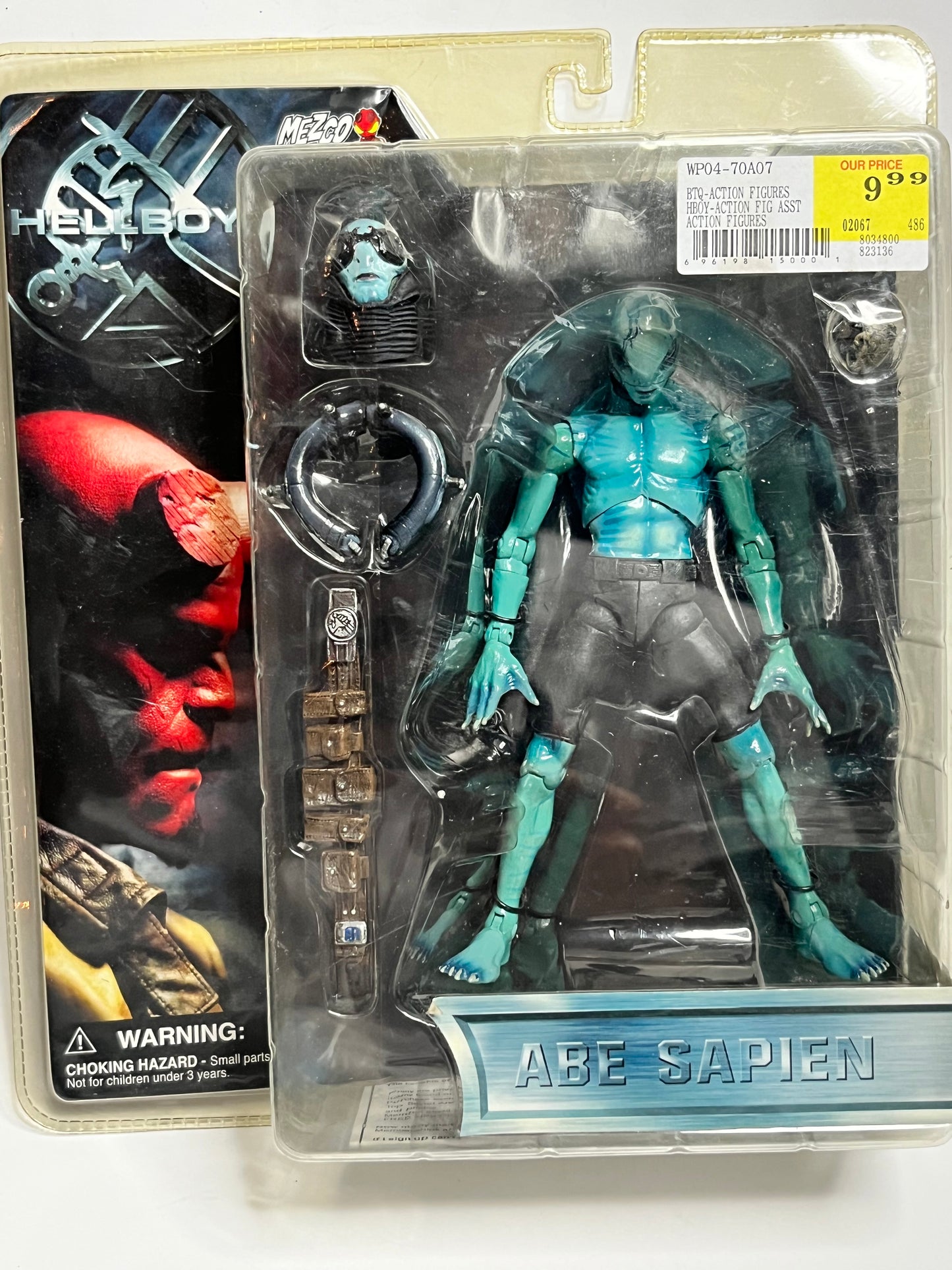 Hellboy Presents: Abe Sapien W/ Matching Accessories