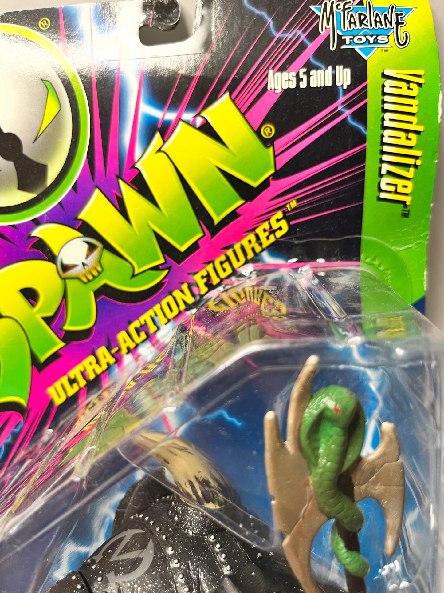 Spawn Vandalizer (Black) Ultra Action Figure Series 5