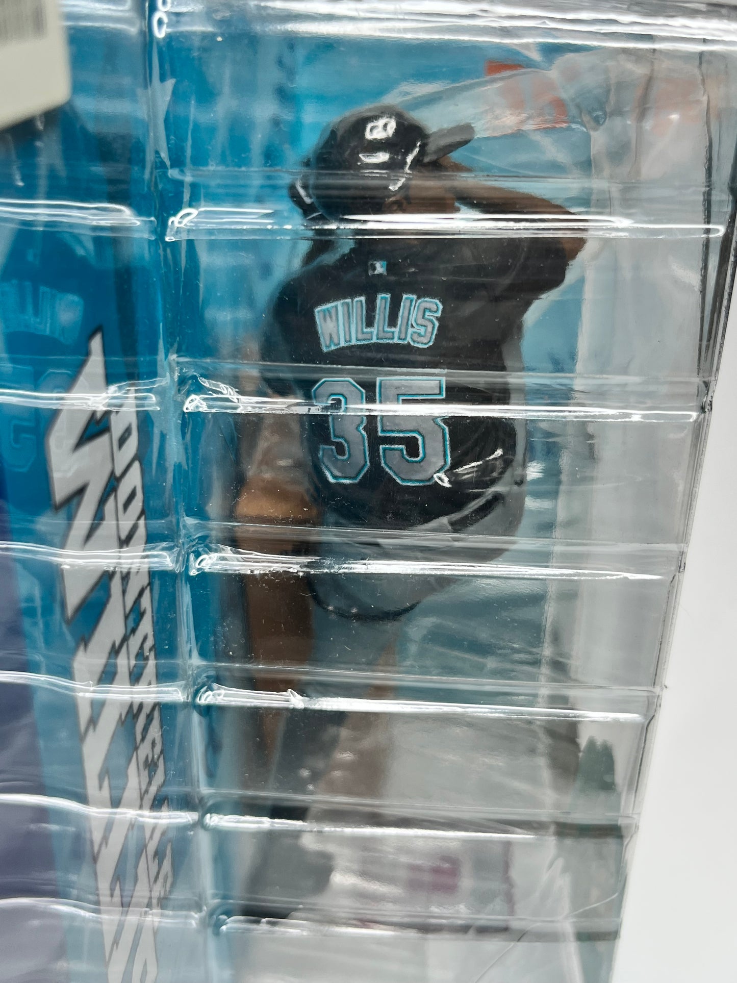 2004 Dontrelle Willis Pitcher McFarlane MLB Series 9
